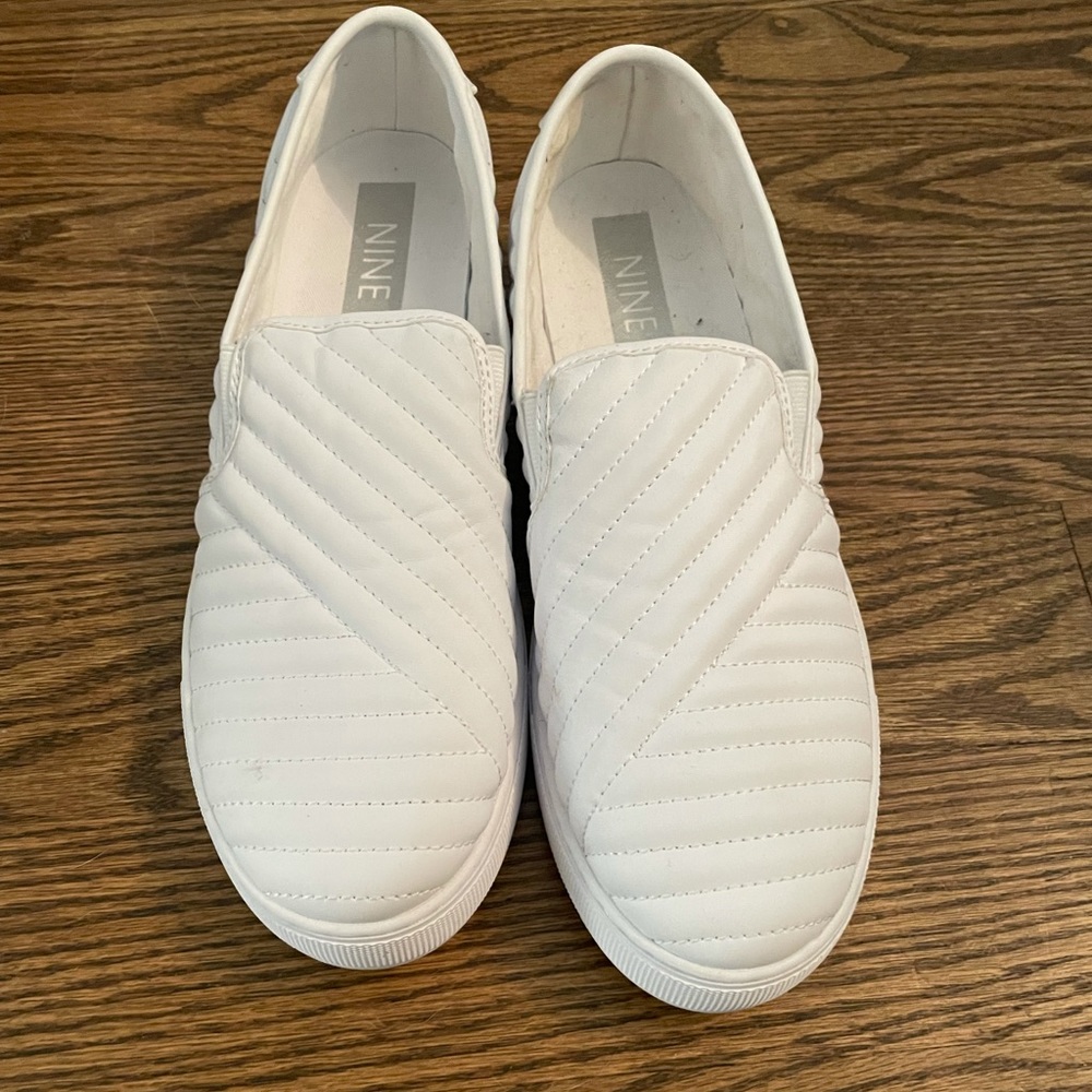 NWOT: Nine West quilted white sneakers